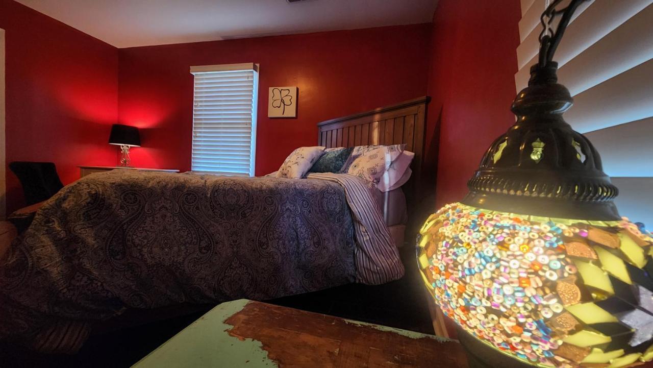 Homestay Relaxing For Work Or School Or Getaway Just Because! Central To Everything! *