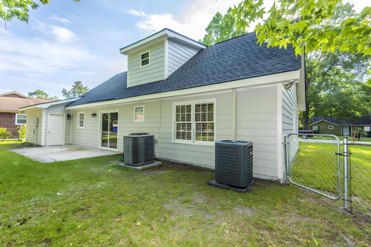 Relaxing For Work Or School Or Getaway Just Because! Central To Everything! Homestay Charleston