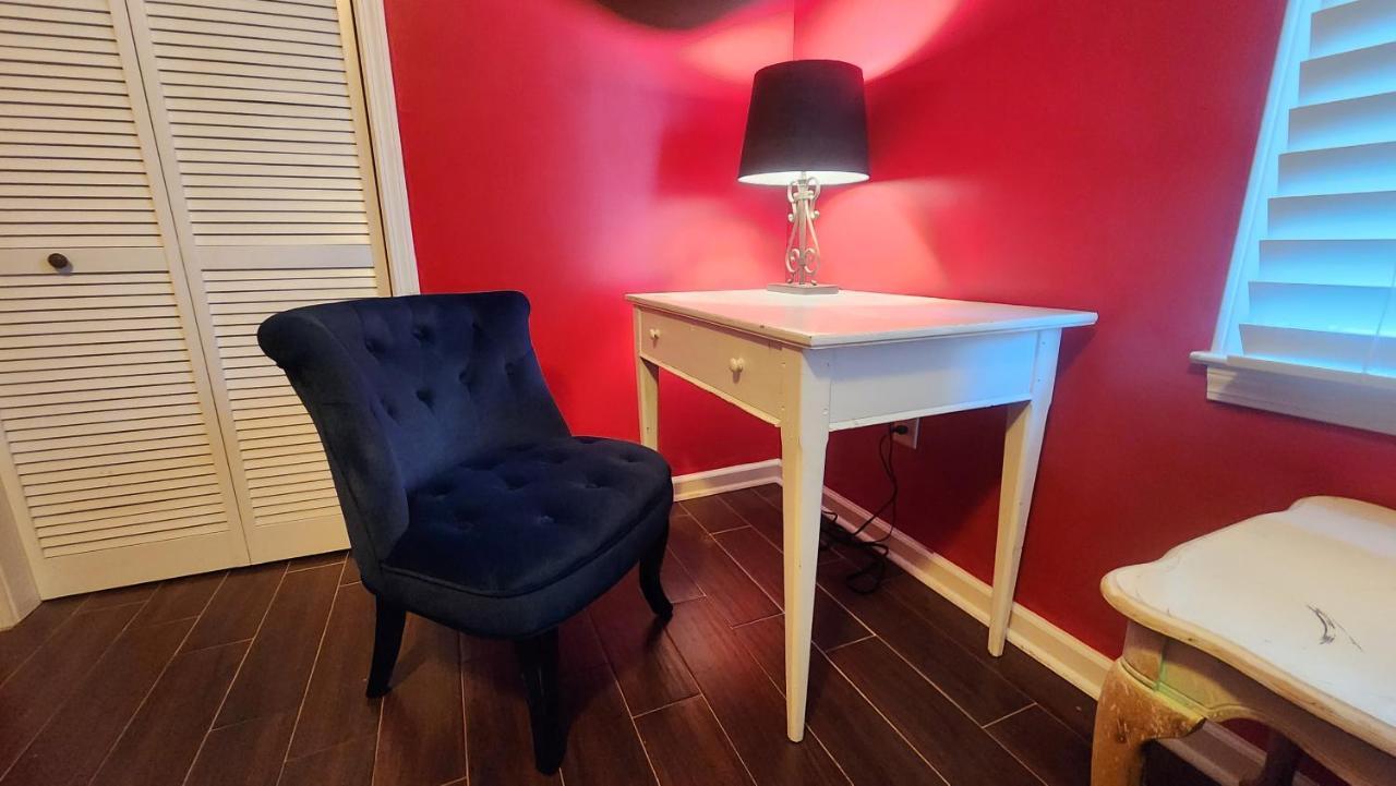 Homestay Relaxing For Work Or School Or Getaway Just Because! Central To Everything! *