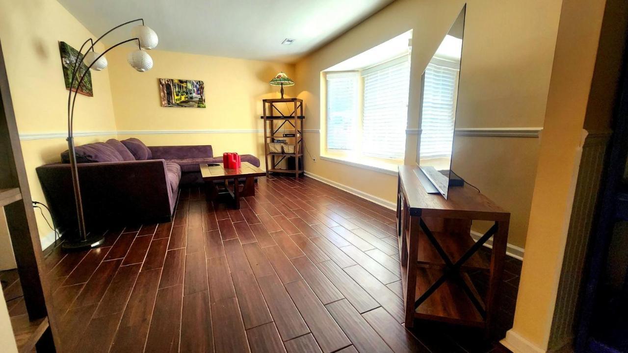 Homestay Relaxing For Work Or School Or Getaway Just Because! Central To Everything! *