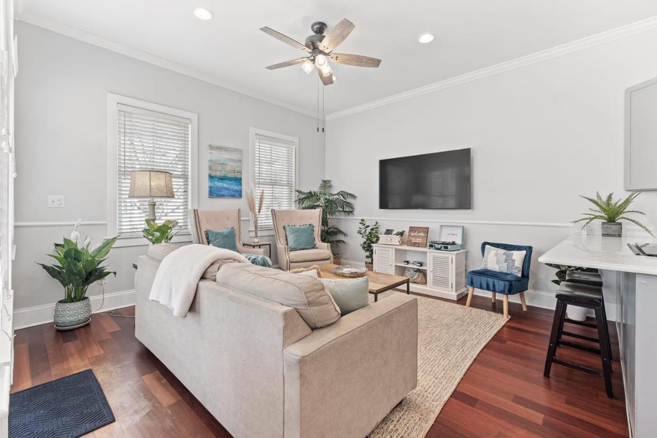 Rooftop Deck With Parking - 3 Blocks To King *