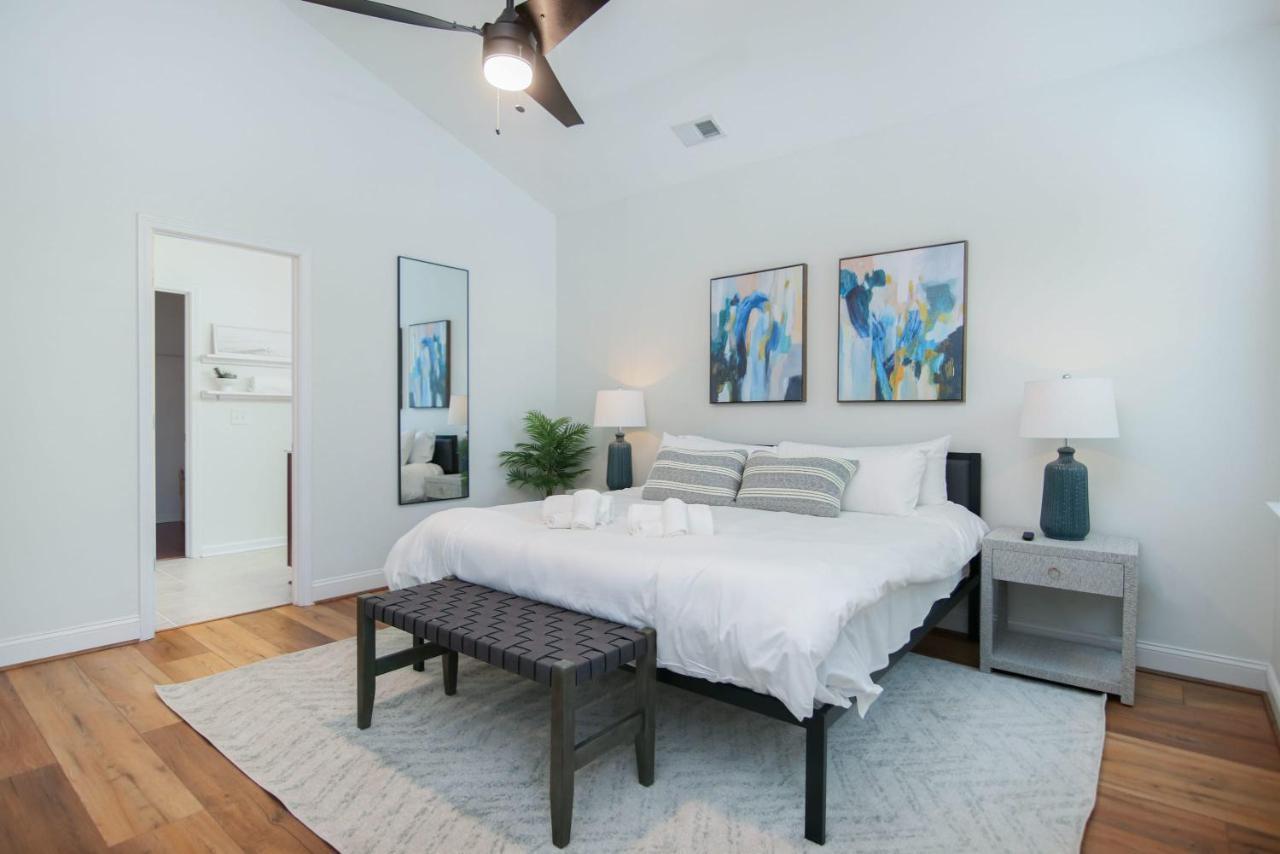 The Jade Park Circle Mins To Dwtn And Beaches Holiday home