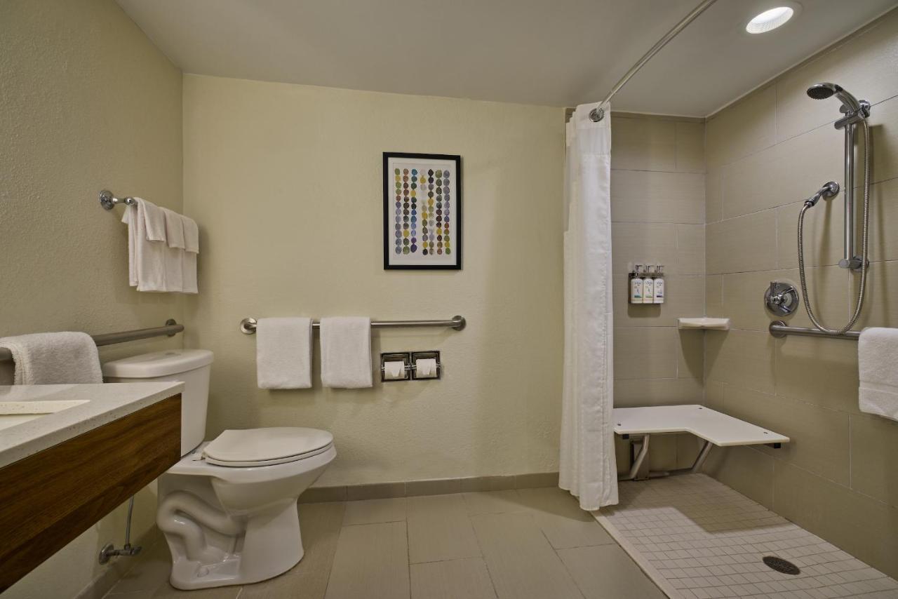 Hotel Express & Dwtn -westedge By Ihg 3*