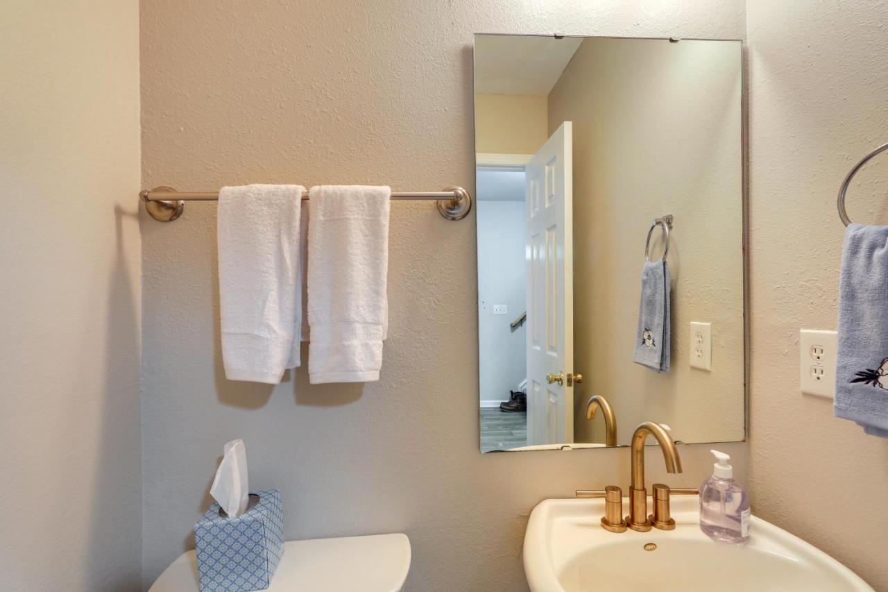 Charming North Townhome - Pets Welcome! Holiday home *