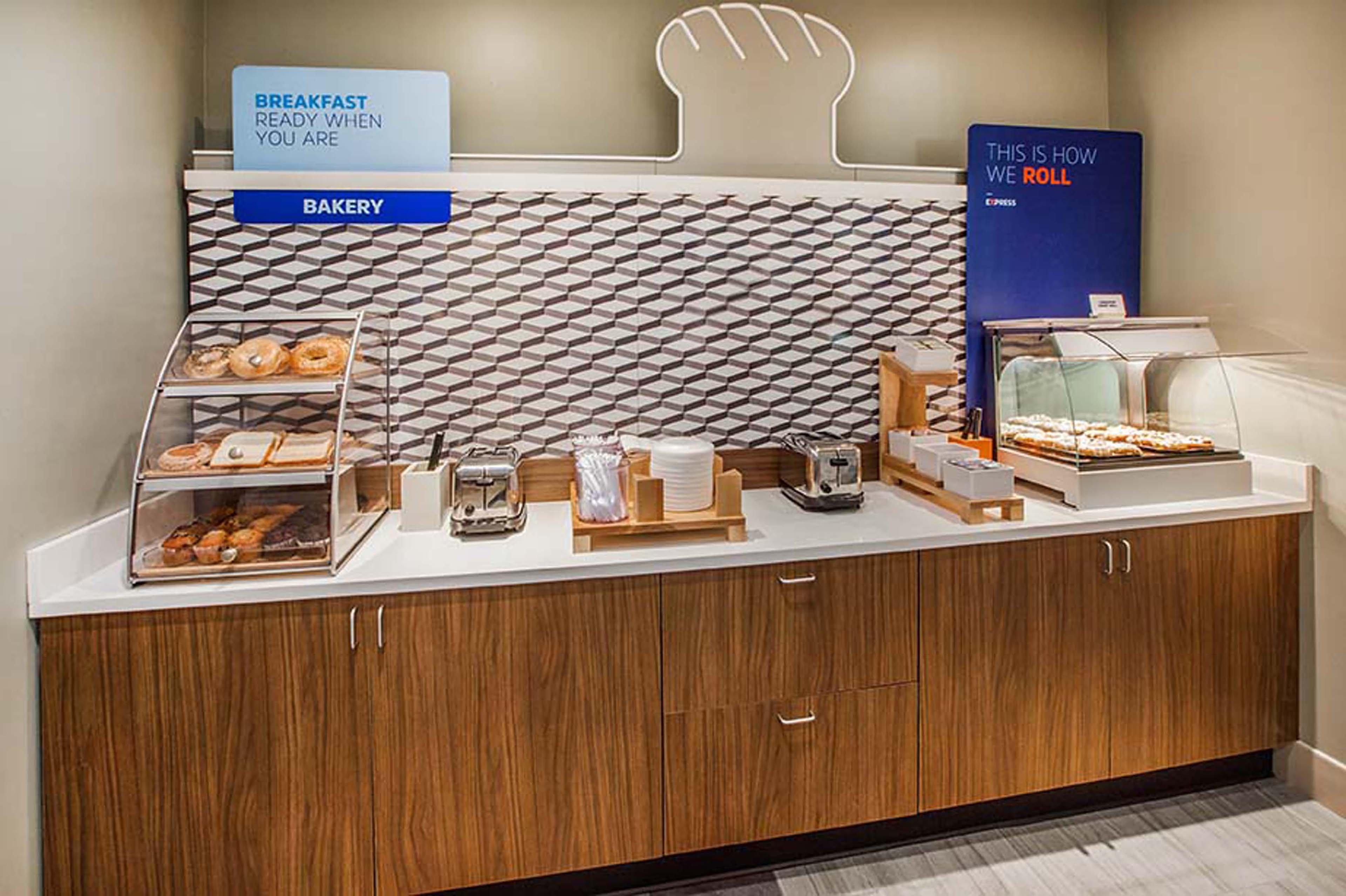 Express & Dwtn -westedge By Ihg Charleston