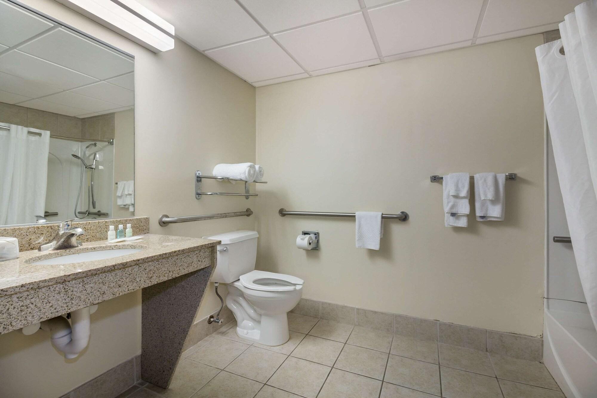 Clarion Pointe - West Ashley Hotel Charleston