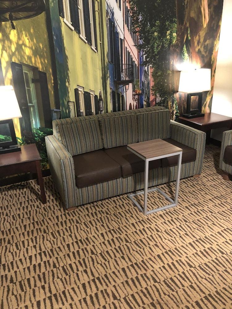 Clarion Pointe - West Ashley Hotel Charleston