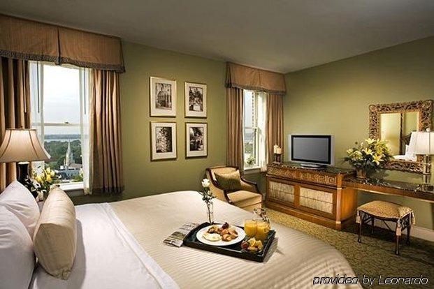 Hotel Francis Marion 4*
