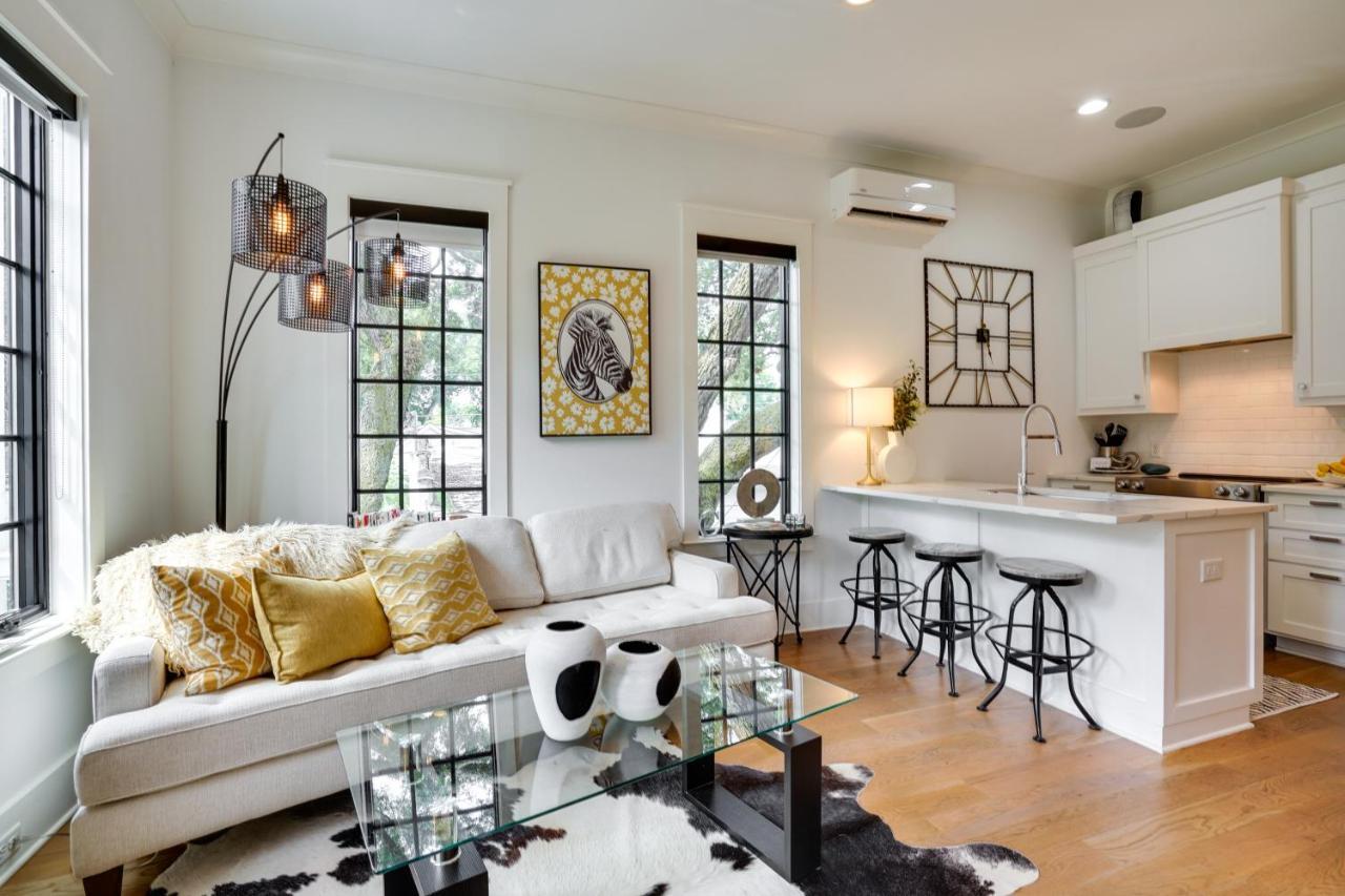 Holiday home Lovely Mt Pleasant Townhouse With Location!