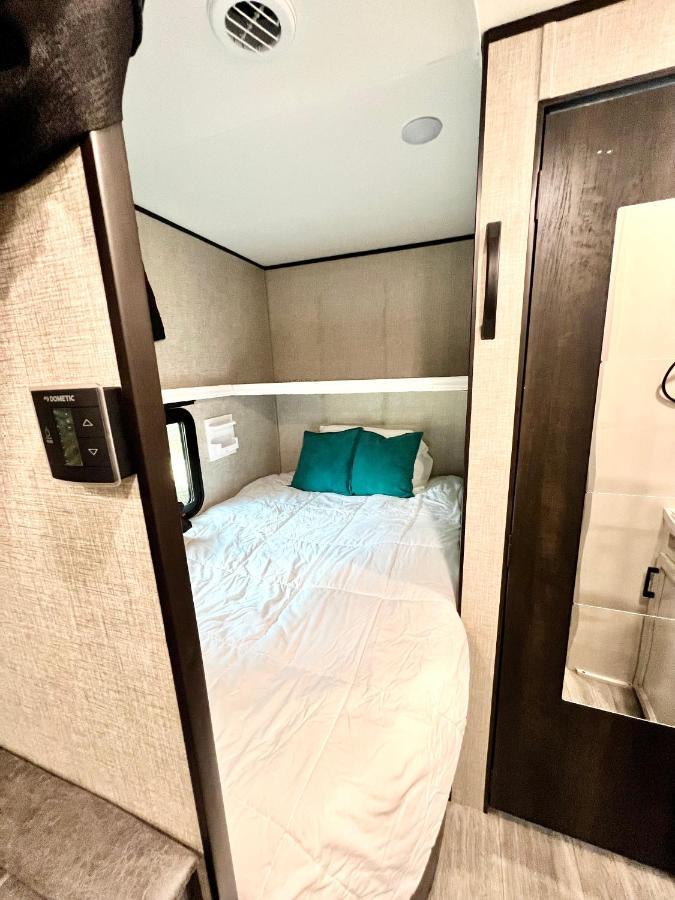 *sweet Carolina* Camper 2 Bedroom Sleeps 3