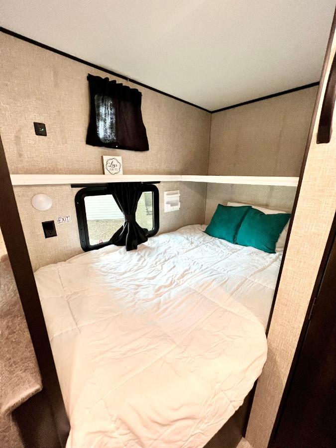 *sweet Carolina* Camper 2 Bedroom Sleeps 3 Campsite Charleston
