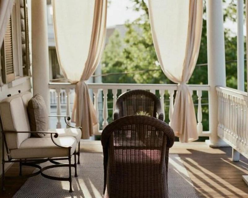 Inn Zero George Charleston