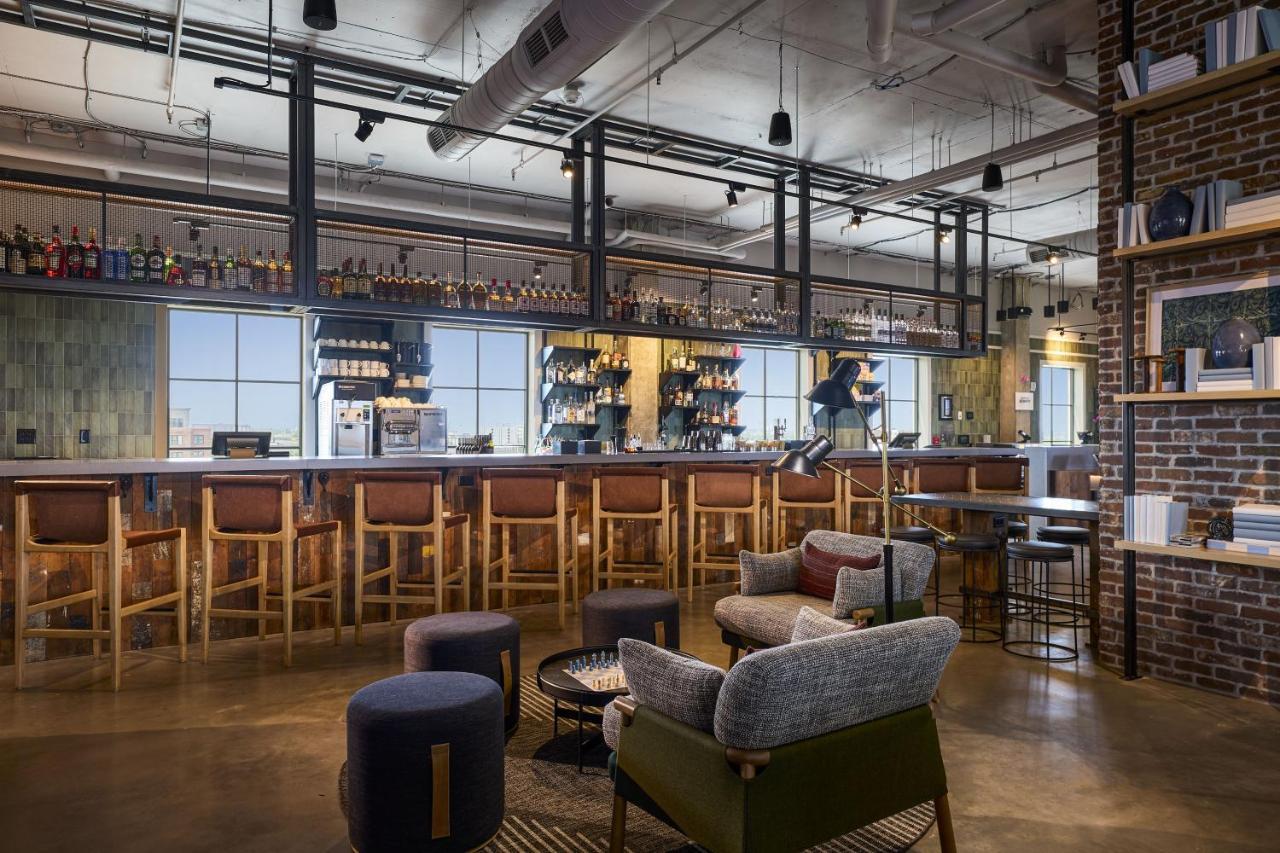 Moxy Downtown Hotel Charleston