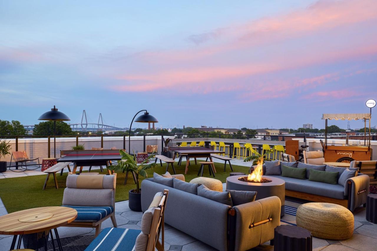 Hotel Moxy Downtown 3*