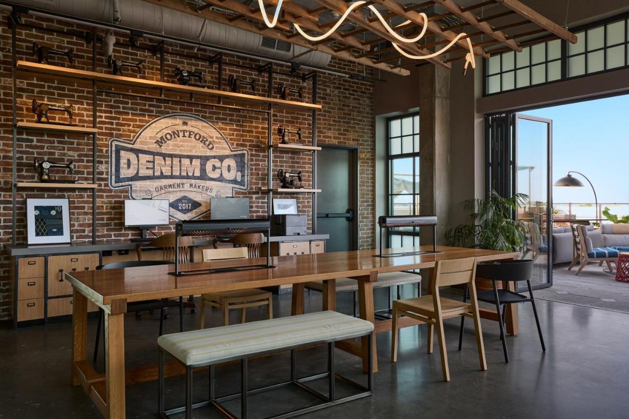 Moxy Downtown