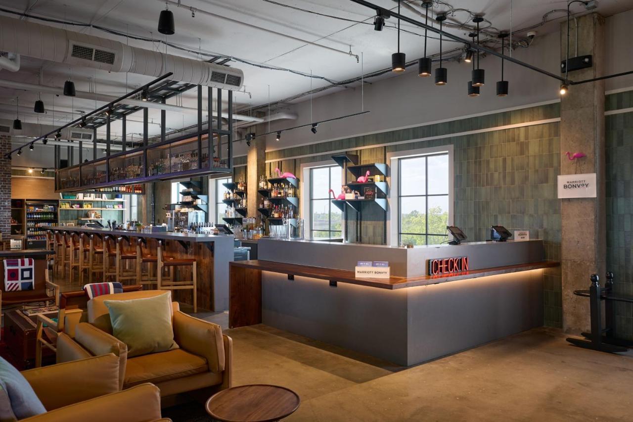 Moxy Downtown Hotel 3*