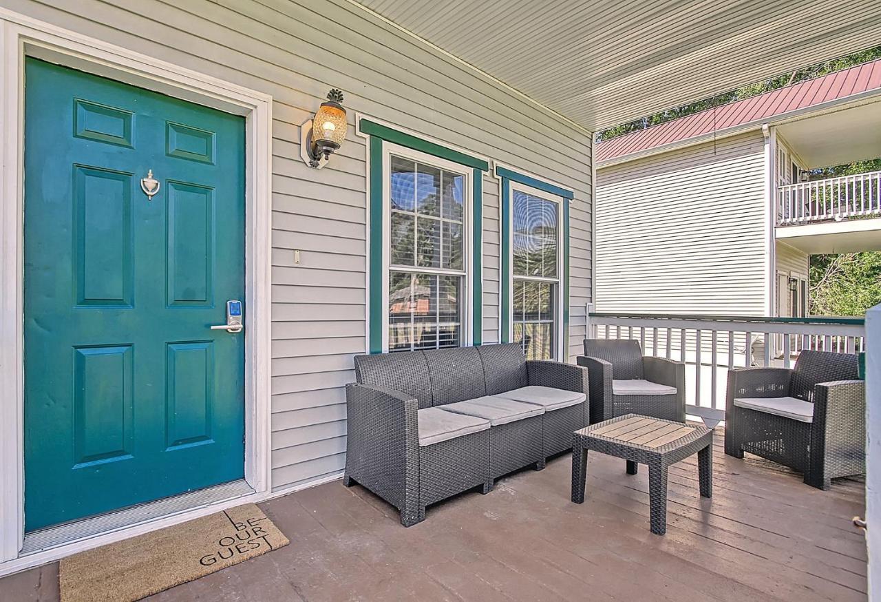 Cam's Retreat On Apple Street