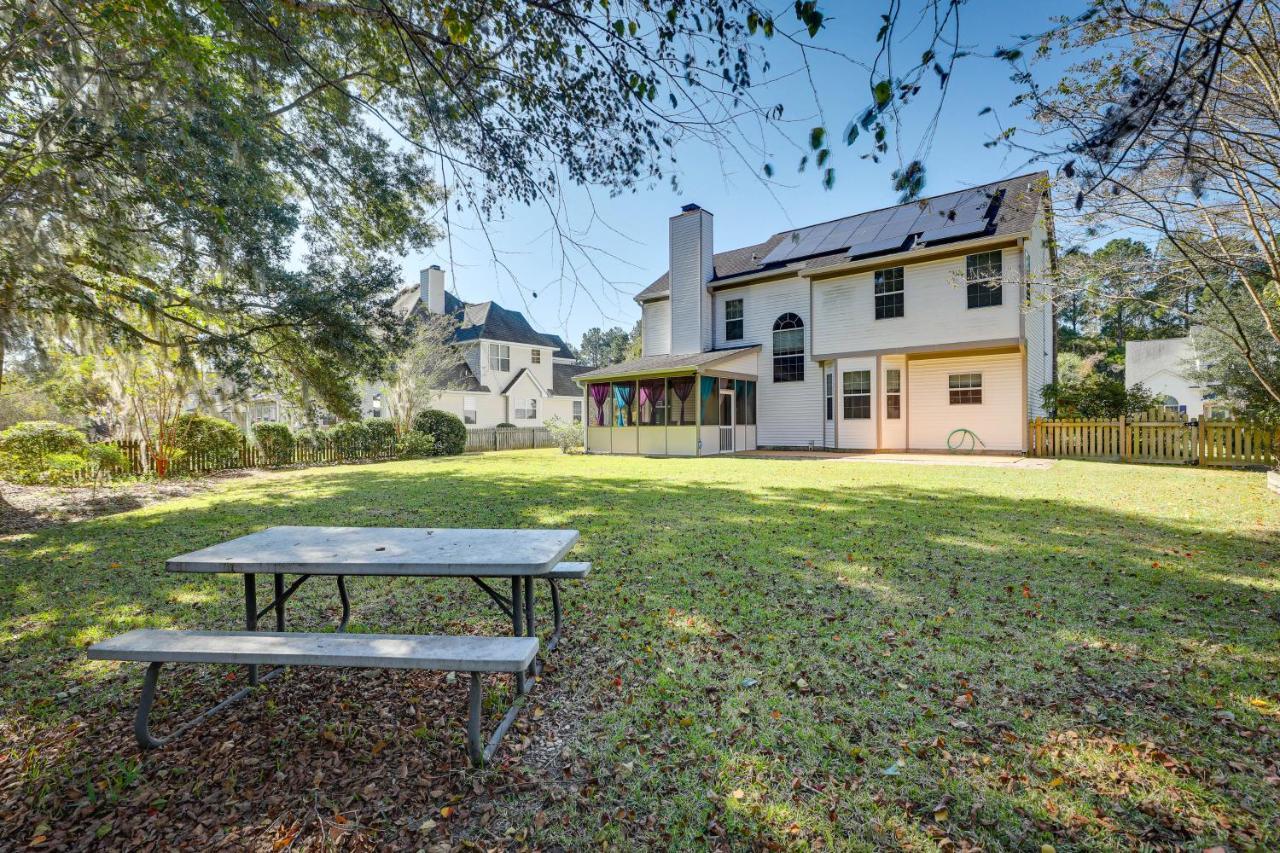North Near Shopping And Dining! Charleston