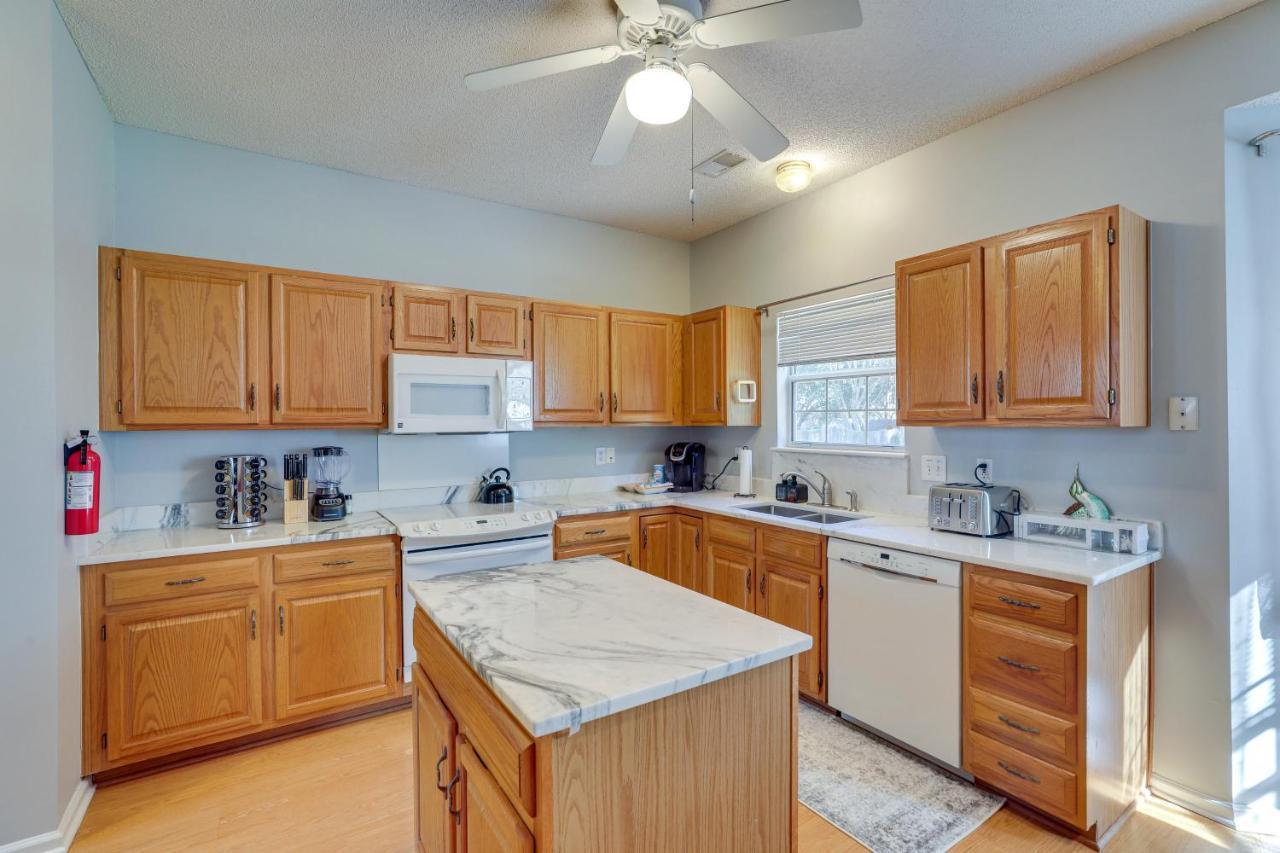 North Near Shopping And Dining! * Charleston
