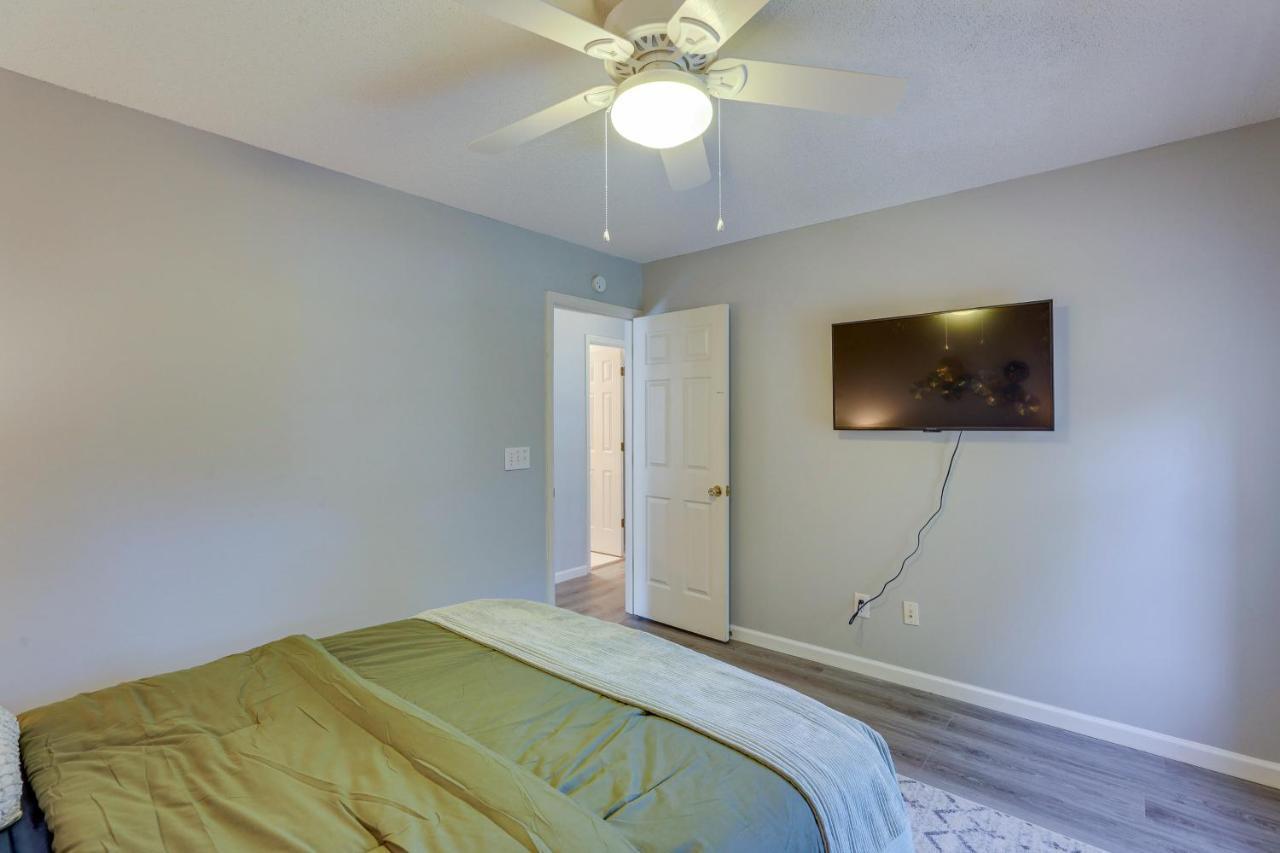 North Near Shopping And Dining! Holiday home Charleston