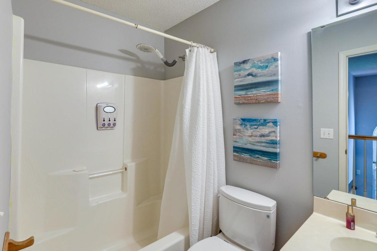 North Near Shopping And Dining! * Charleston