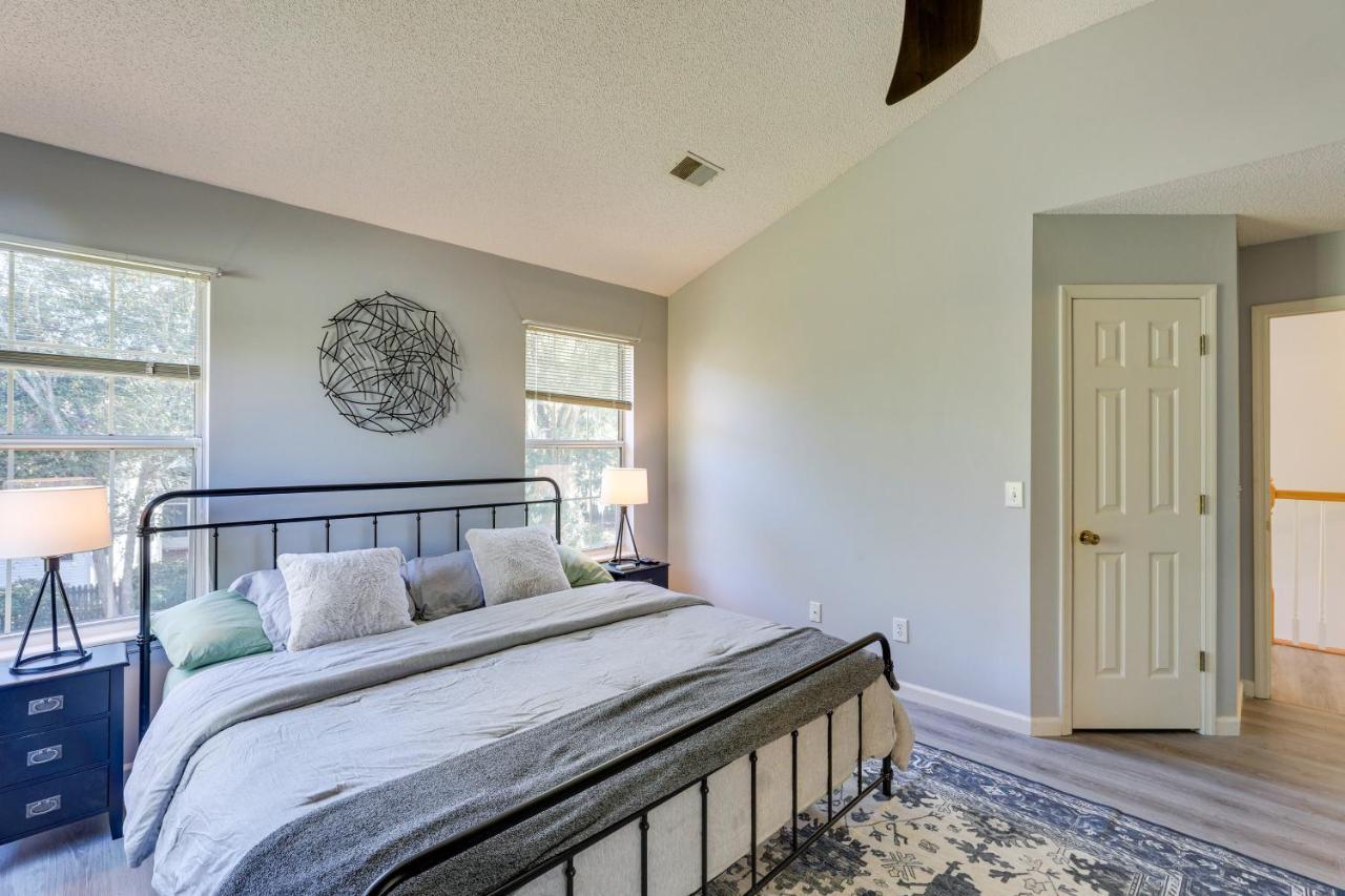 North Near Shopping And Dining! * Charleston