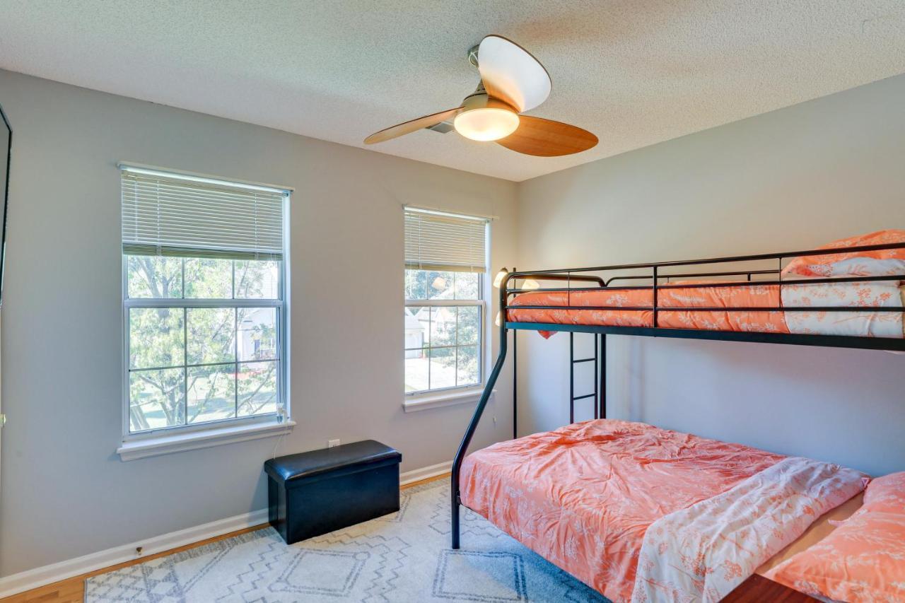 North Near Shopping And Dining! Charleston