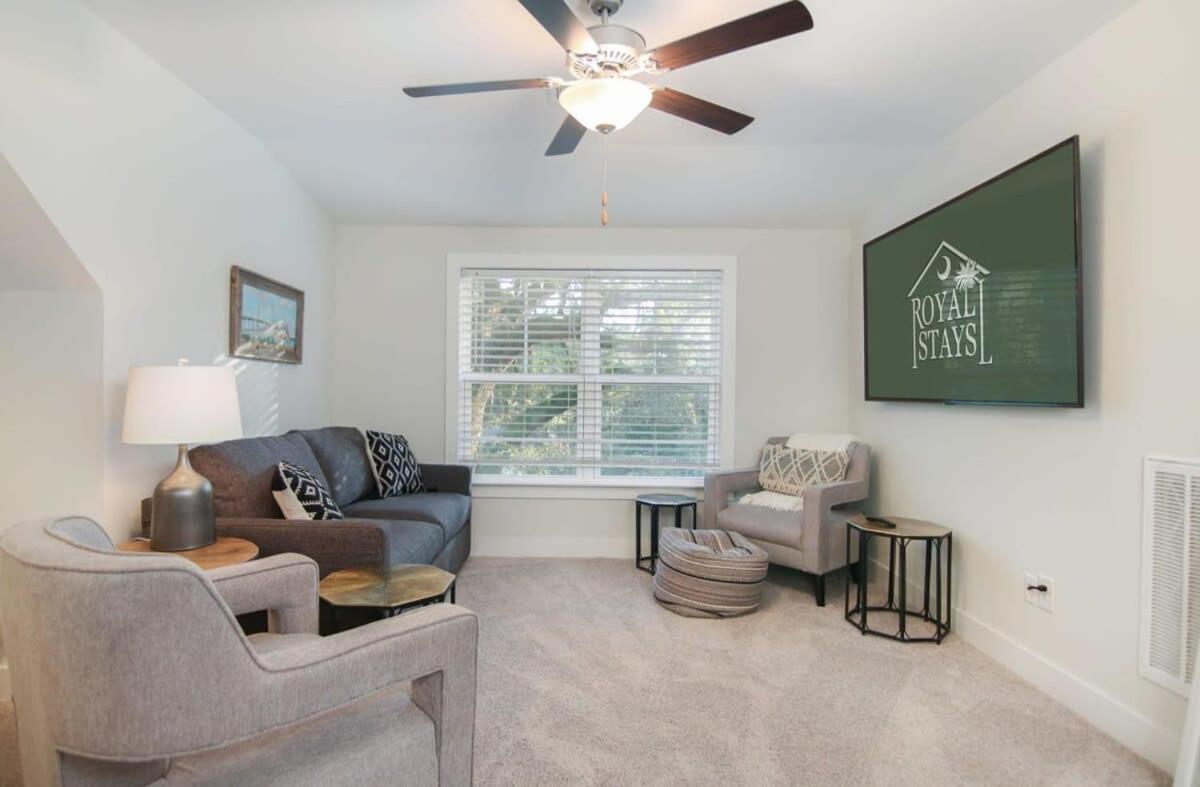 Southern Charming New Mins To & Dwntn Holiday home *