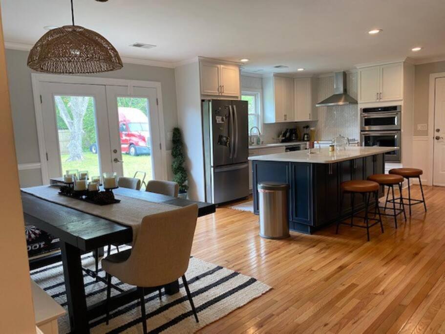 Waterfront On James Island Holiday home *