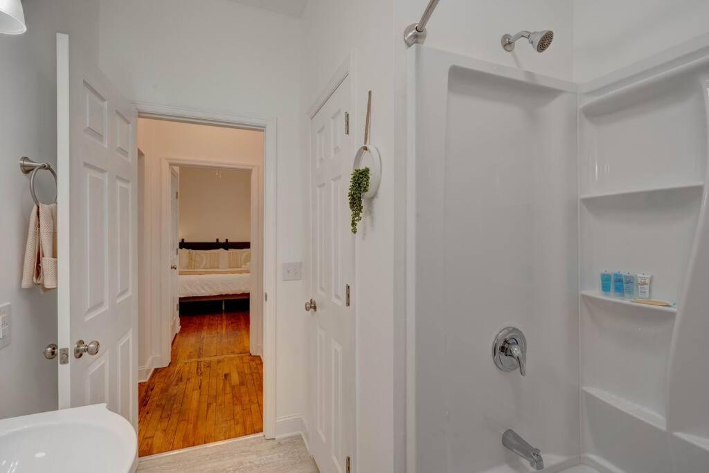 Peaceful Park Circle Getaway Charleston