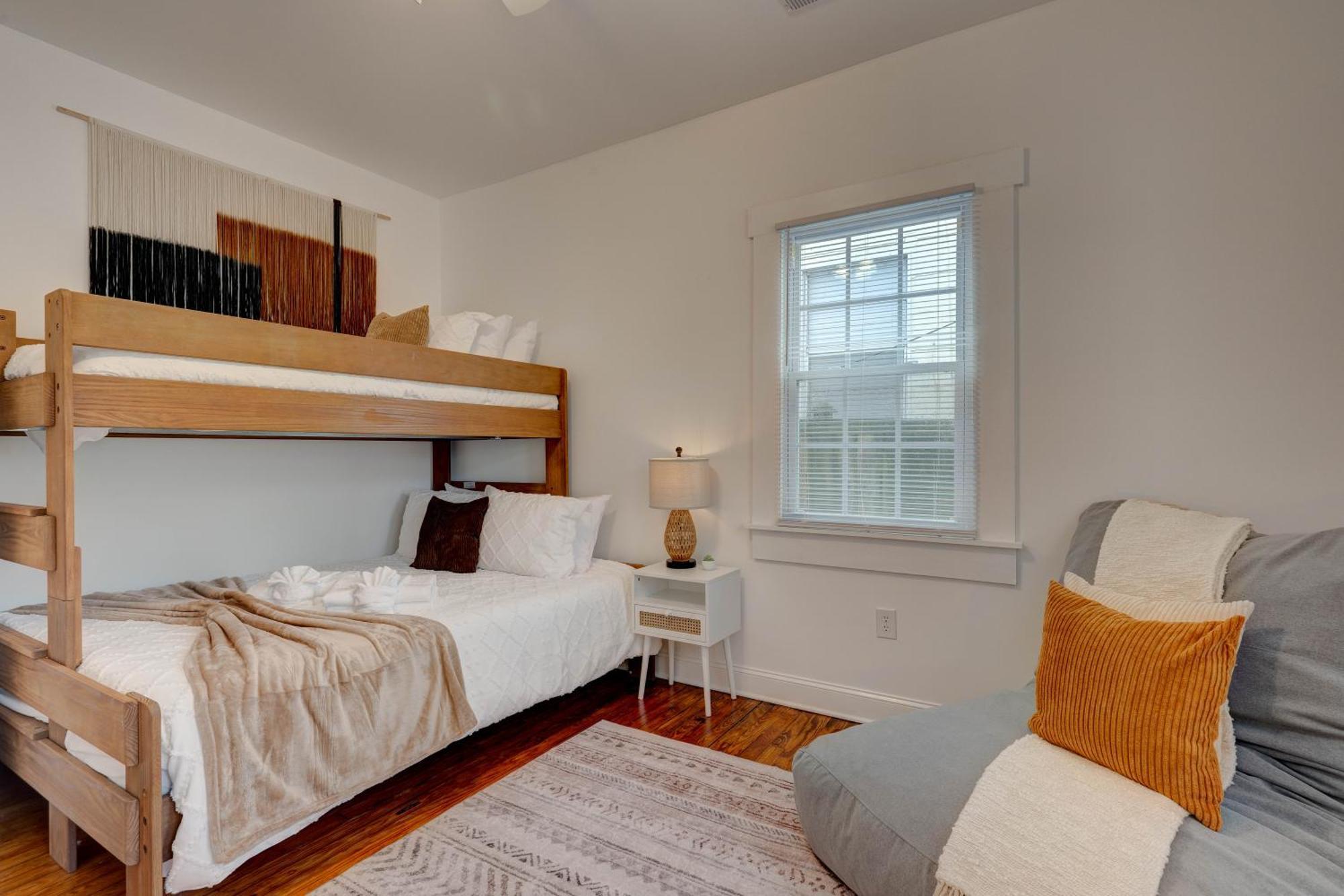 Peaceful Park Circle Getaway Holiday home
