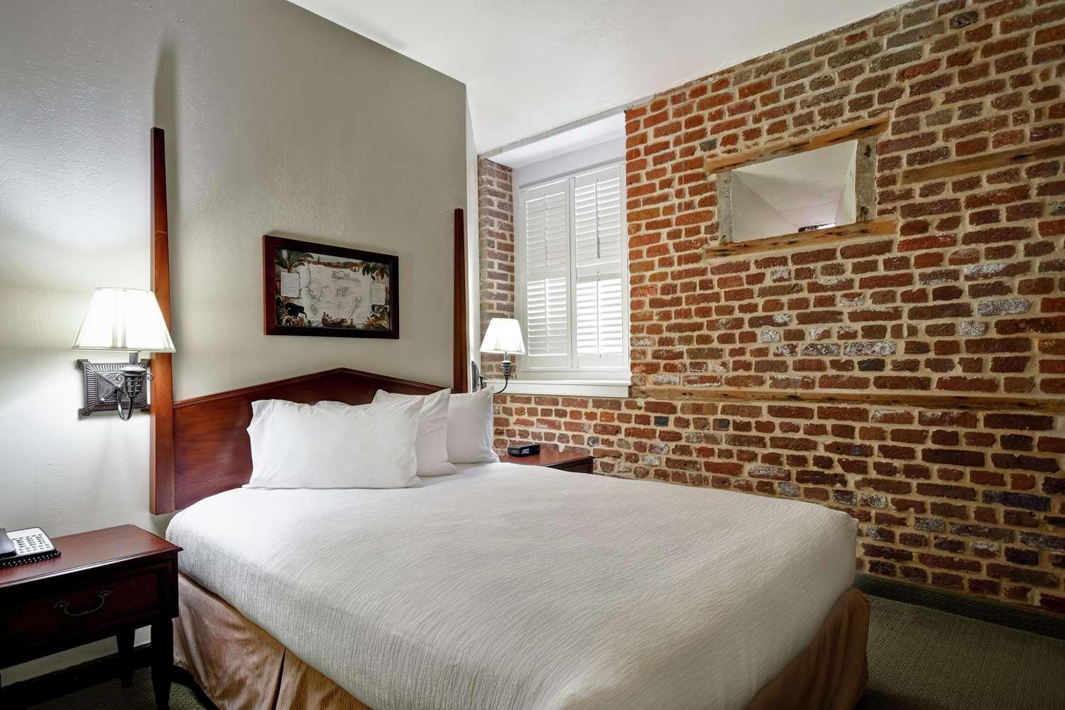 Embassy - Historic District Hotel 3*