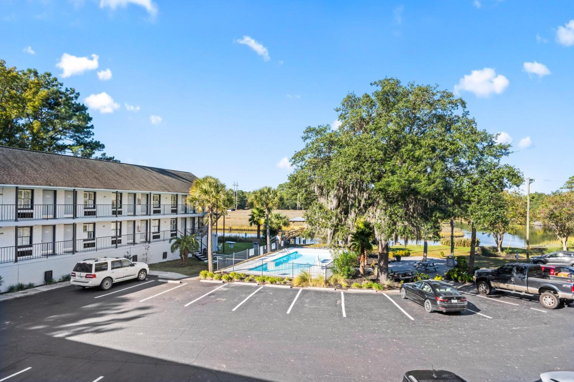 Motel Creekside 3*