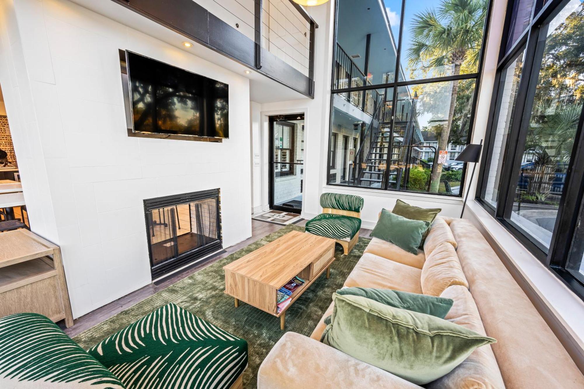 Creekside Motel