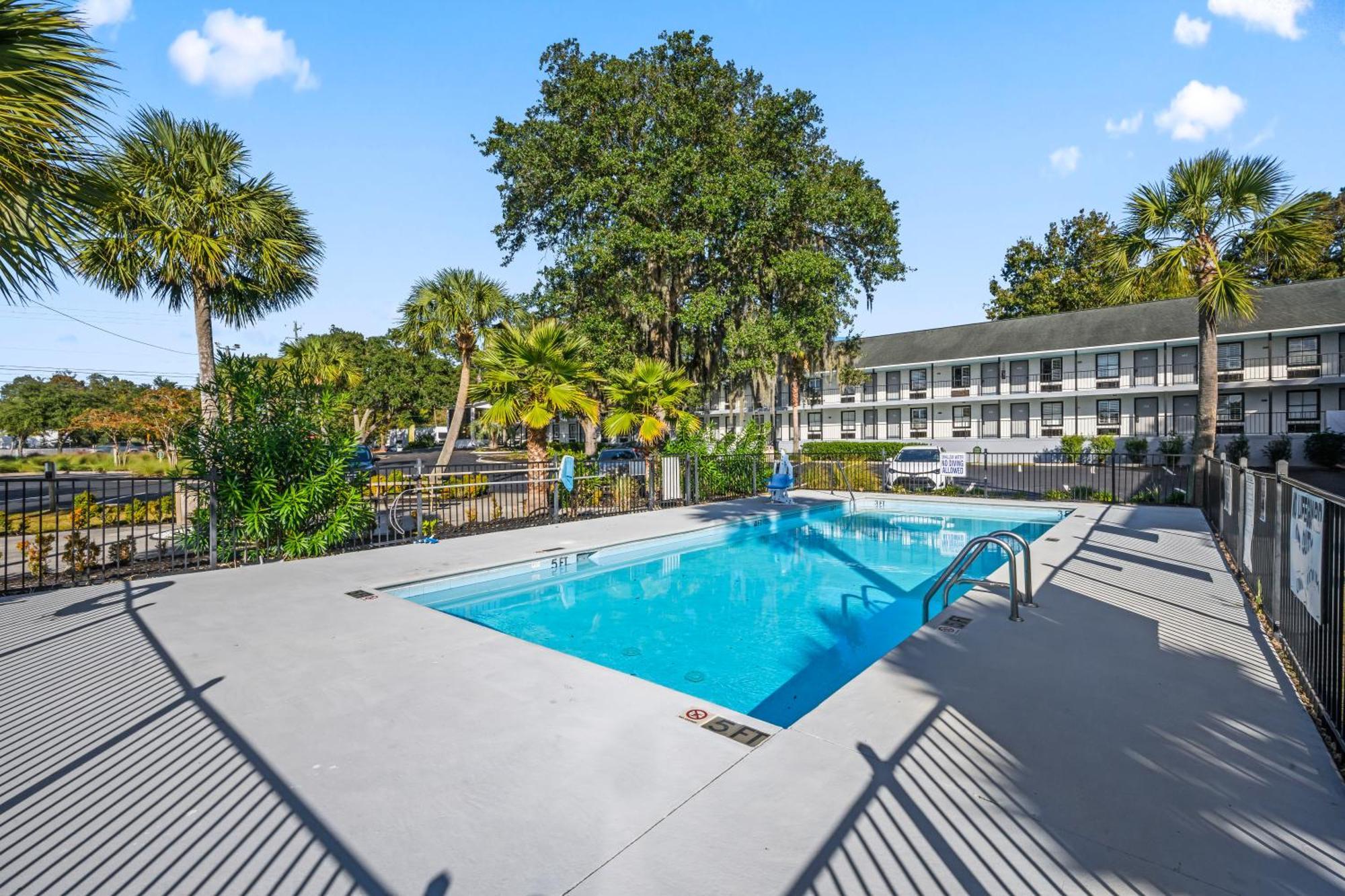 Motel Creekside 3*