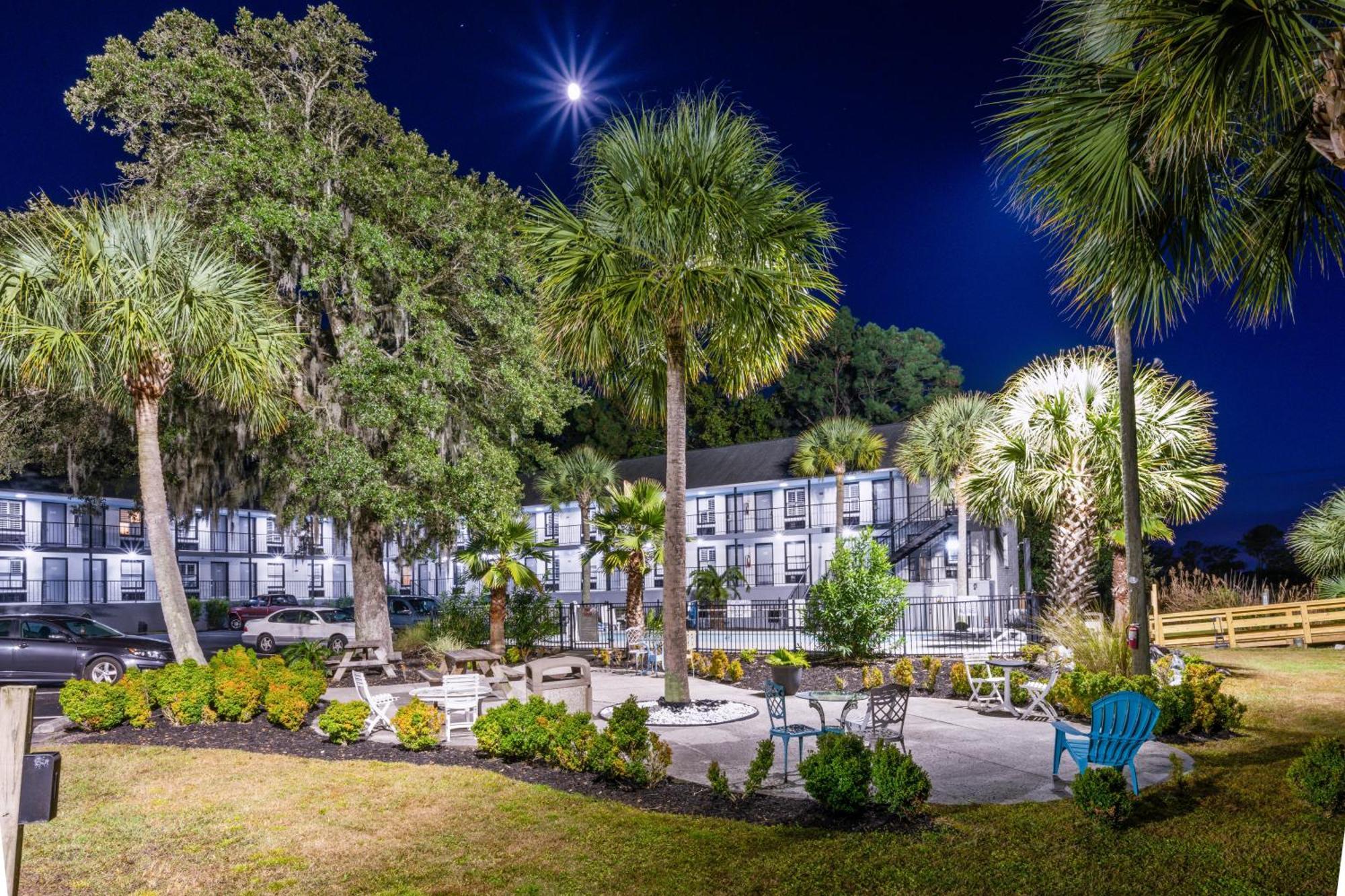 Creekside Motel