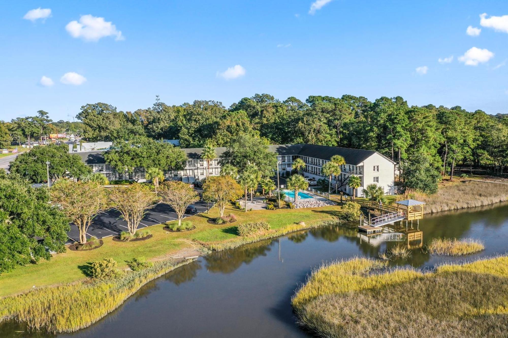 Creekside 3*