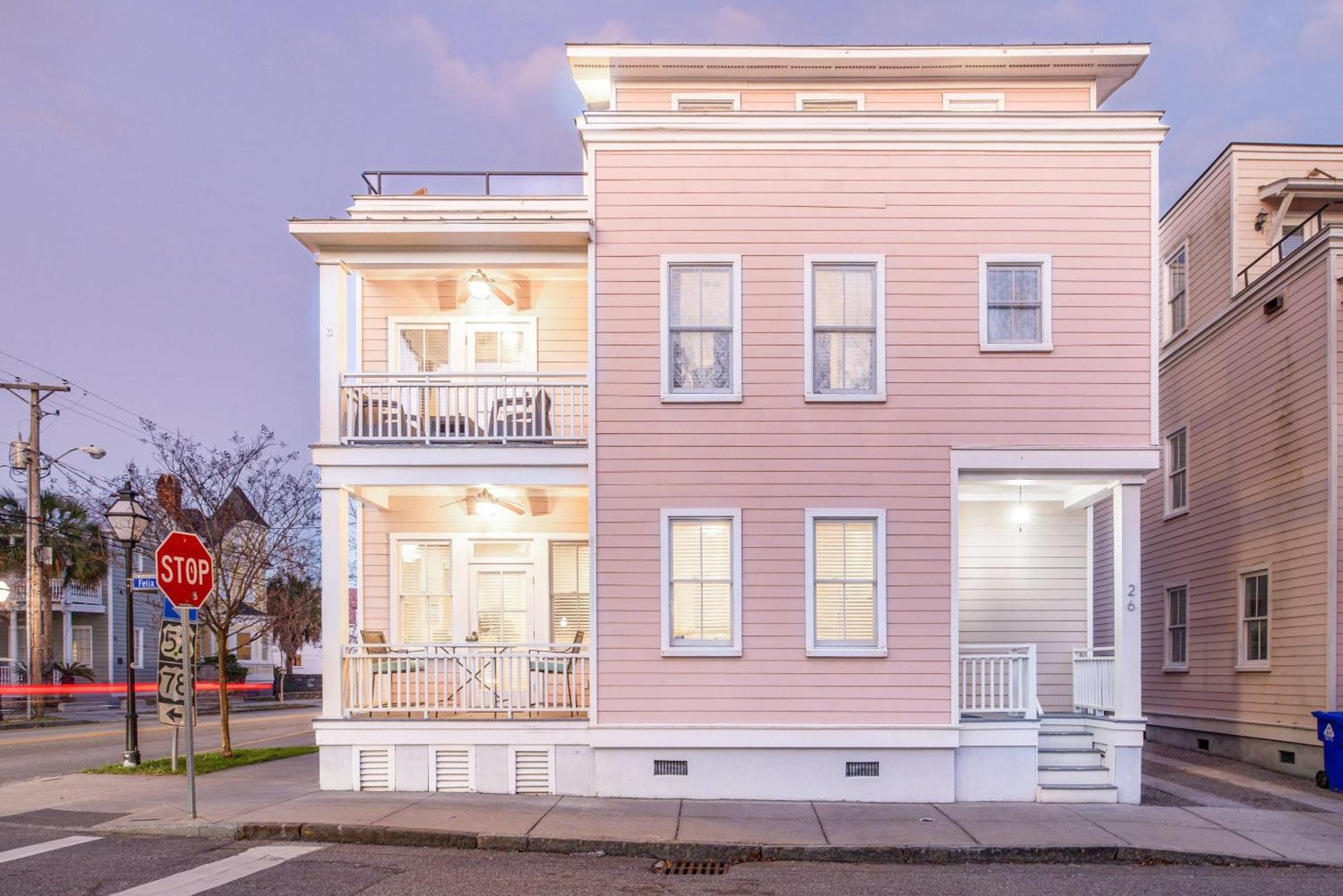 Rooftop Deck With Parking - 3 Blocks To King Charleston