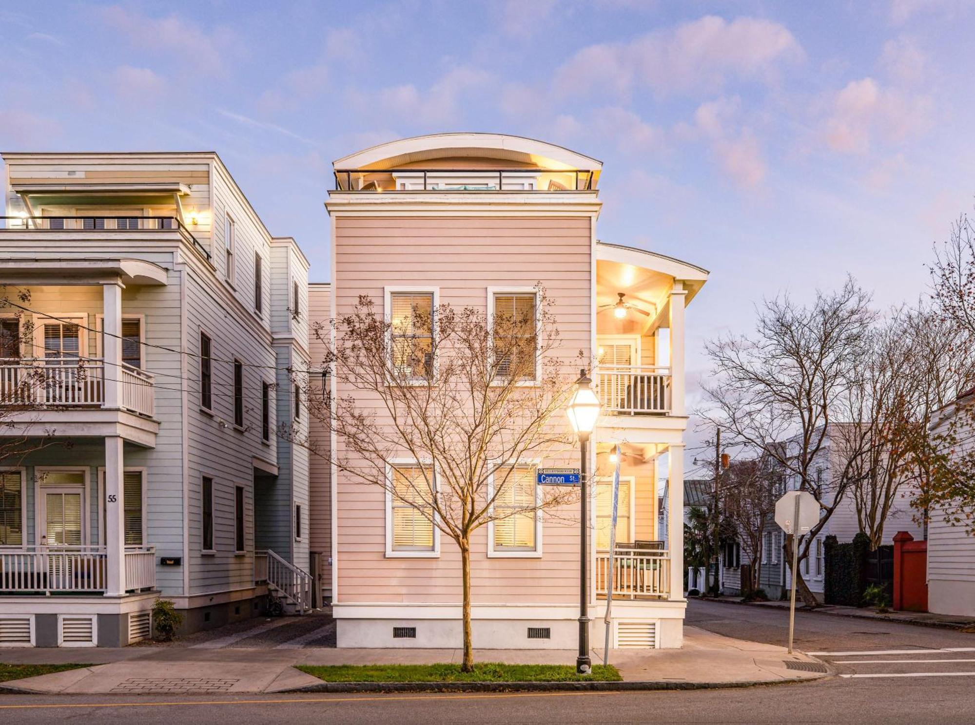 Rooftop Deck With Parking - 3 Blocks To King *