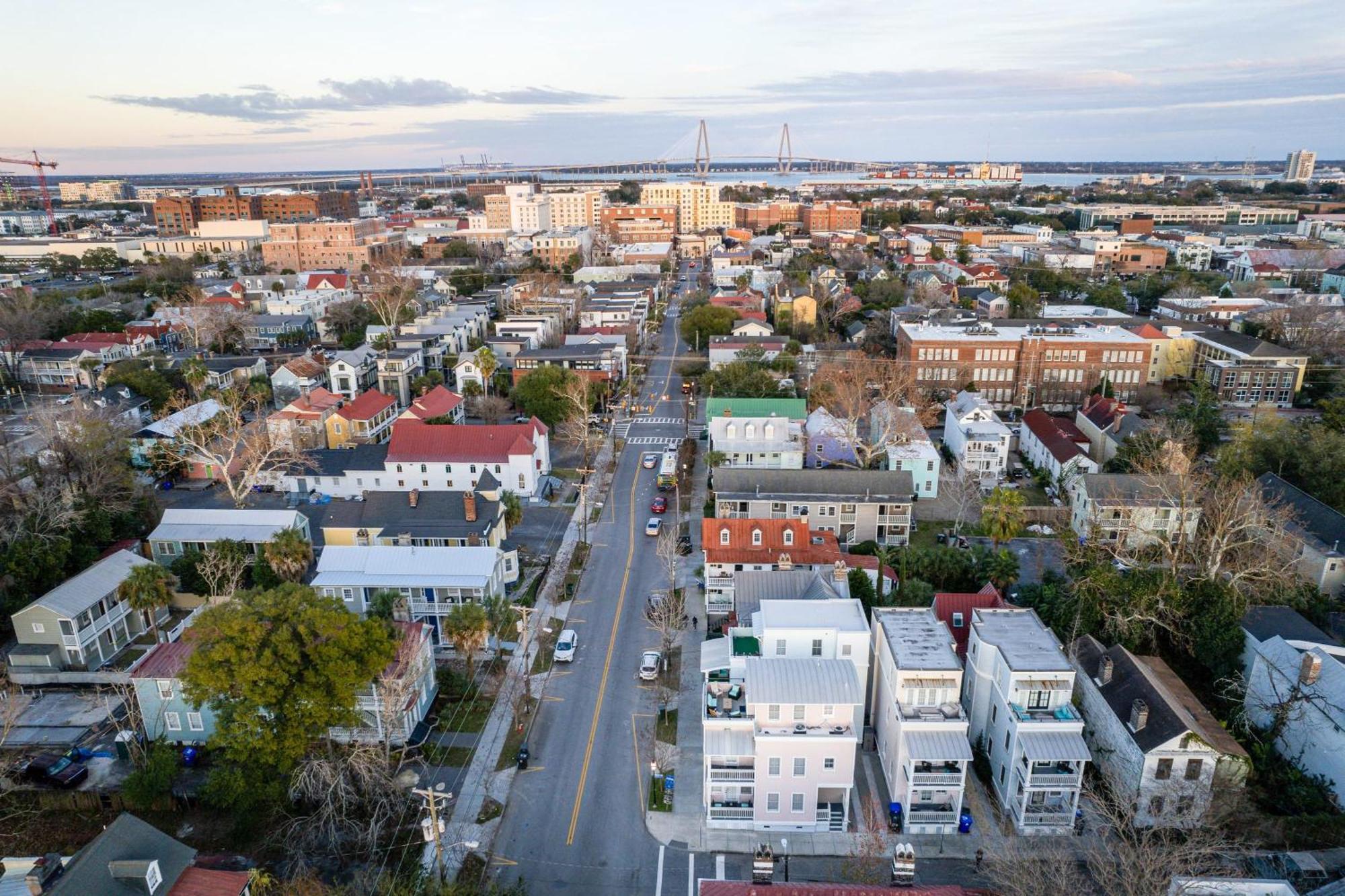 Rooftop Deck With Parking - 3 Blocks To King Holiday home Charleston