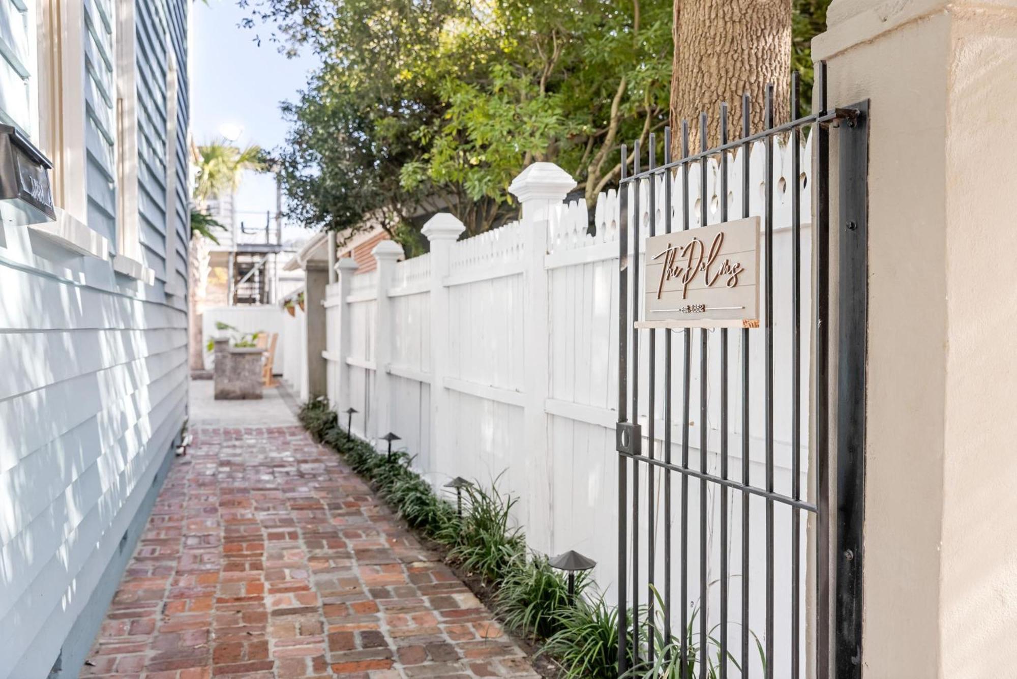 Charming Secluded Courtyard - 1 Block To King *