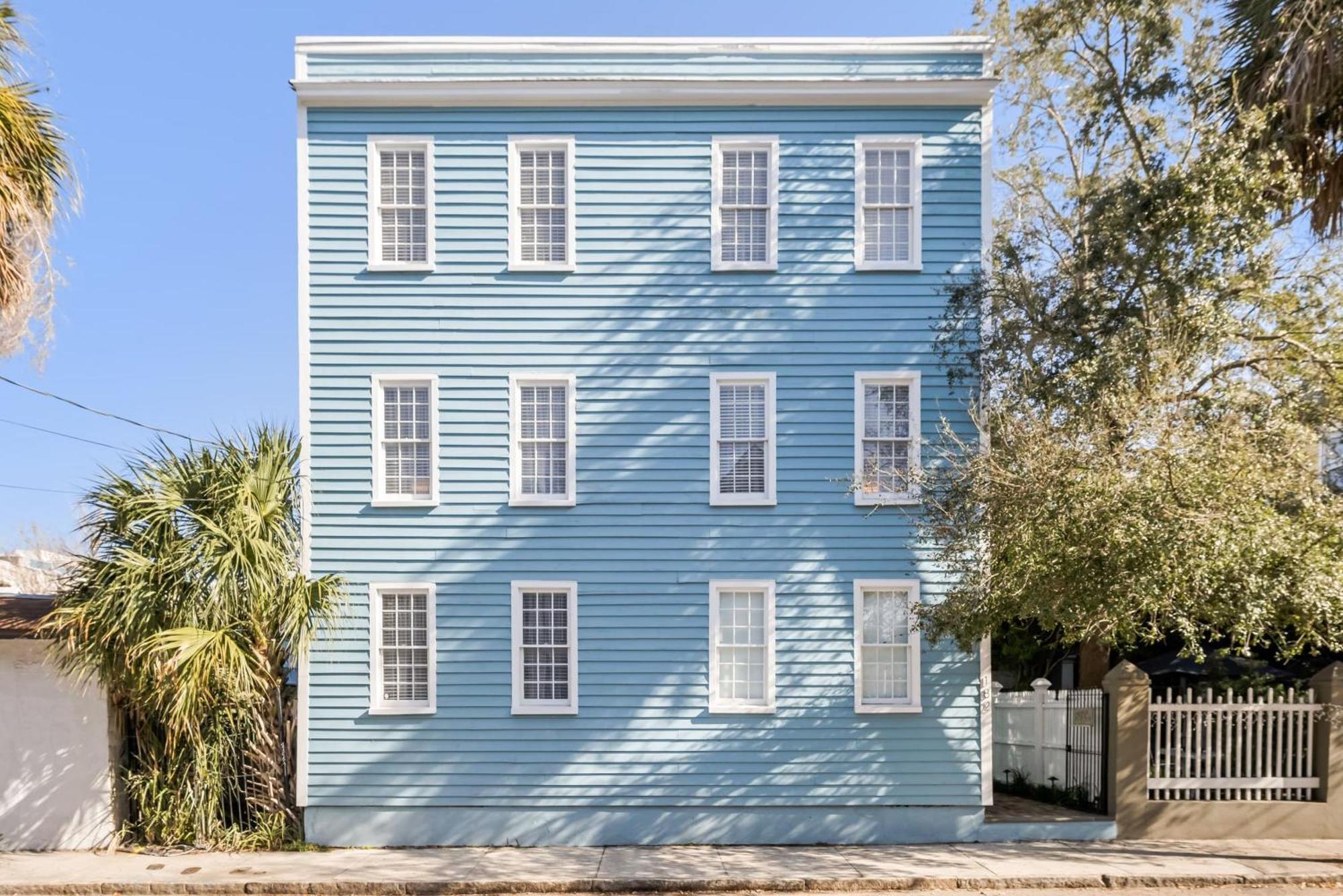 Charming Secluded Courtyard - 1 Block To King