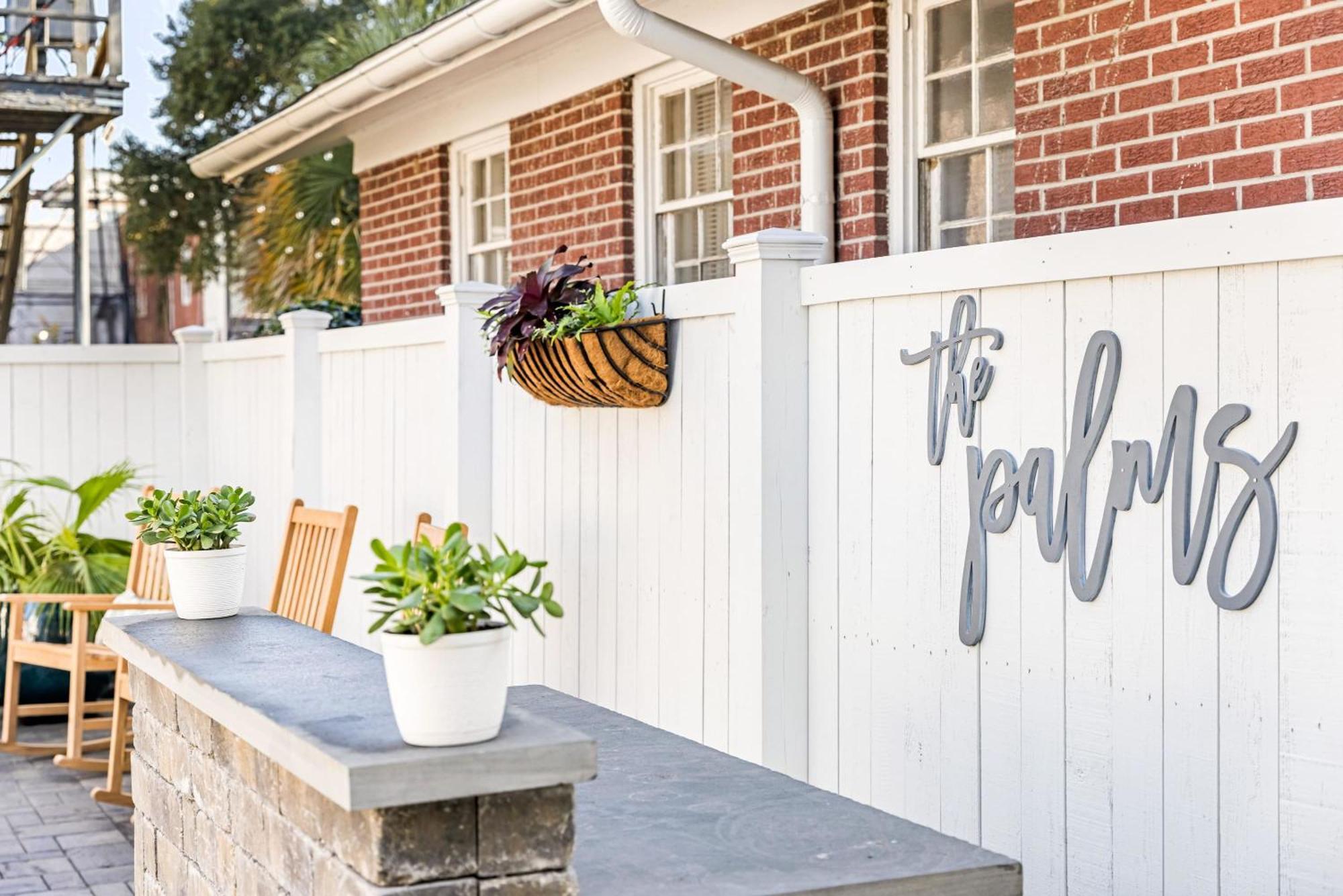 Hidden Outdoor Oasis - 1 Block To King * Charleston