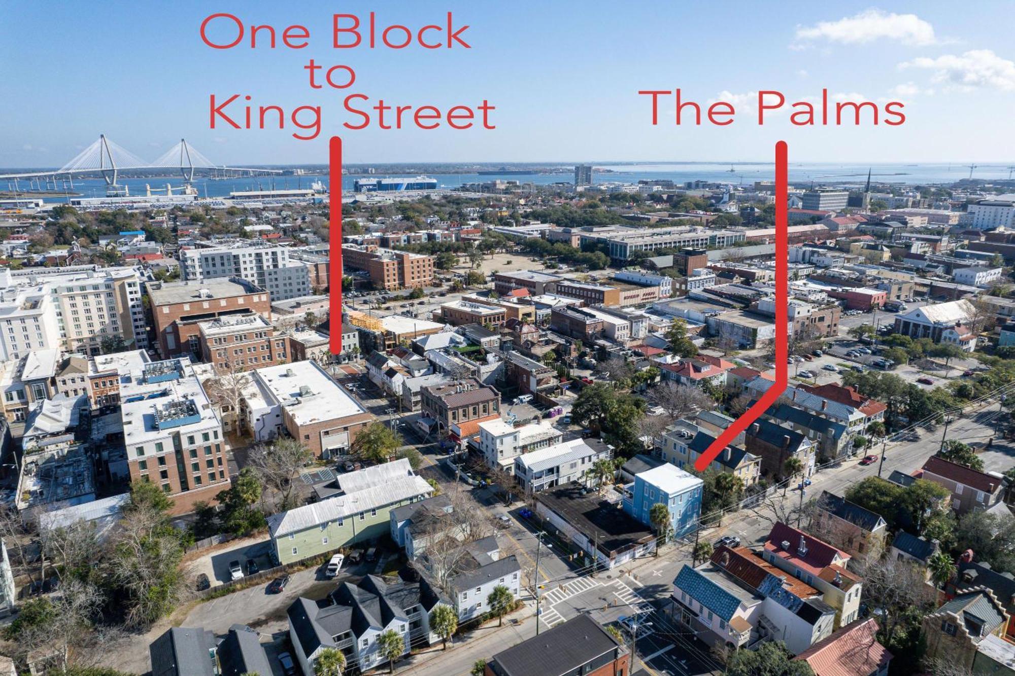 Holiday home Hidden Outdoor Oasis - 1 Block To King Charleston