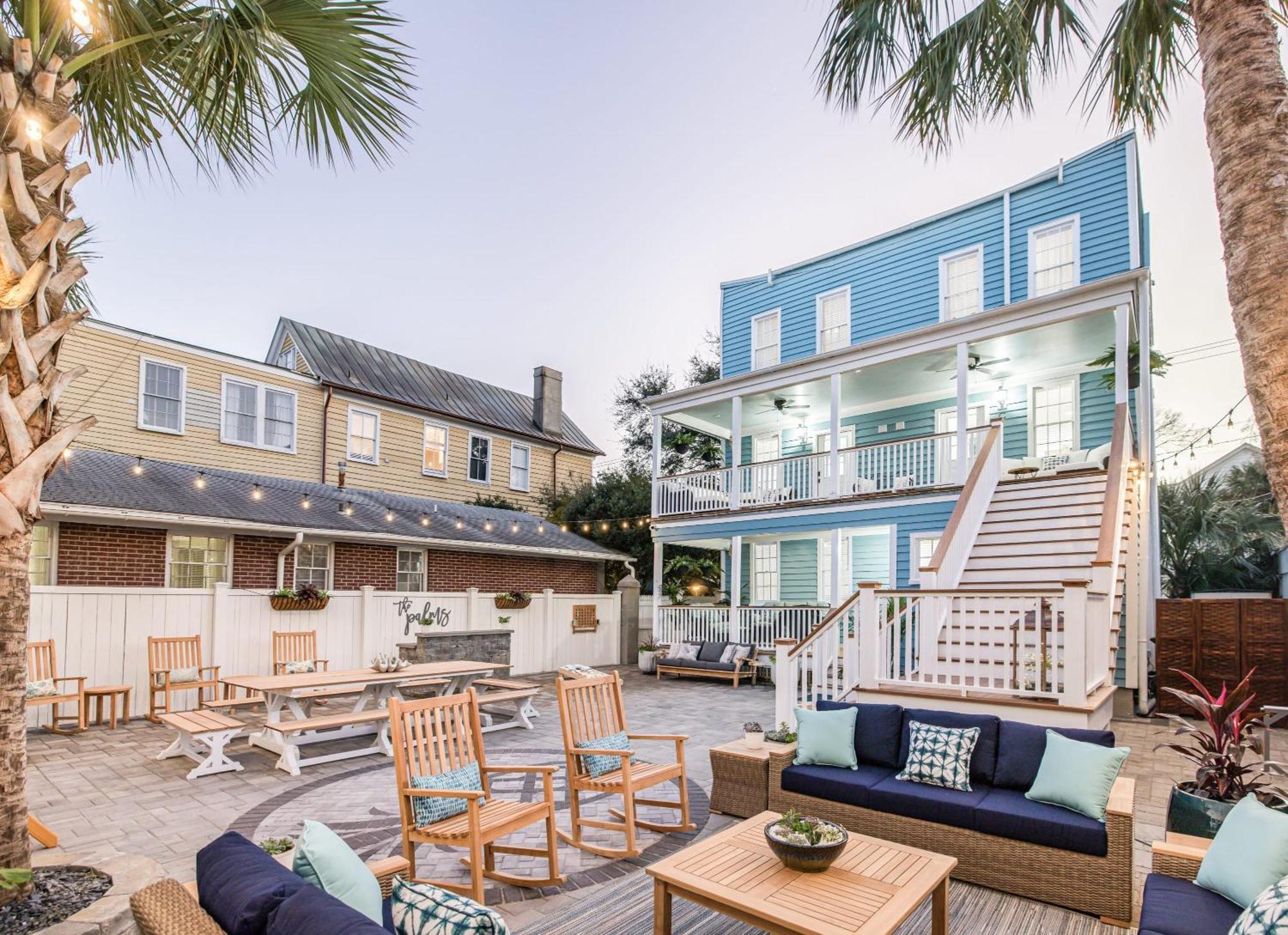 Hidden Outdoor Oasis - 1 Block To King