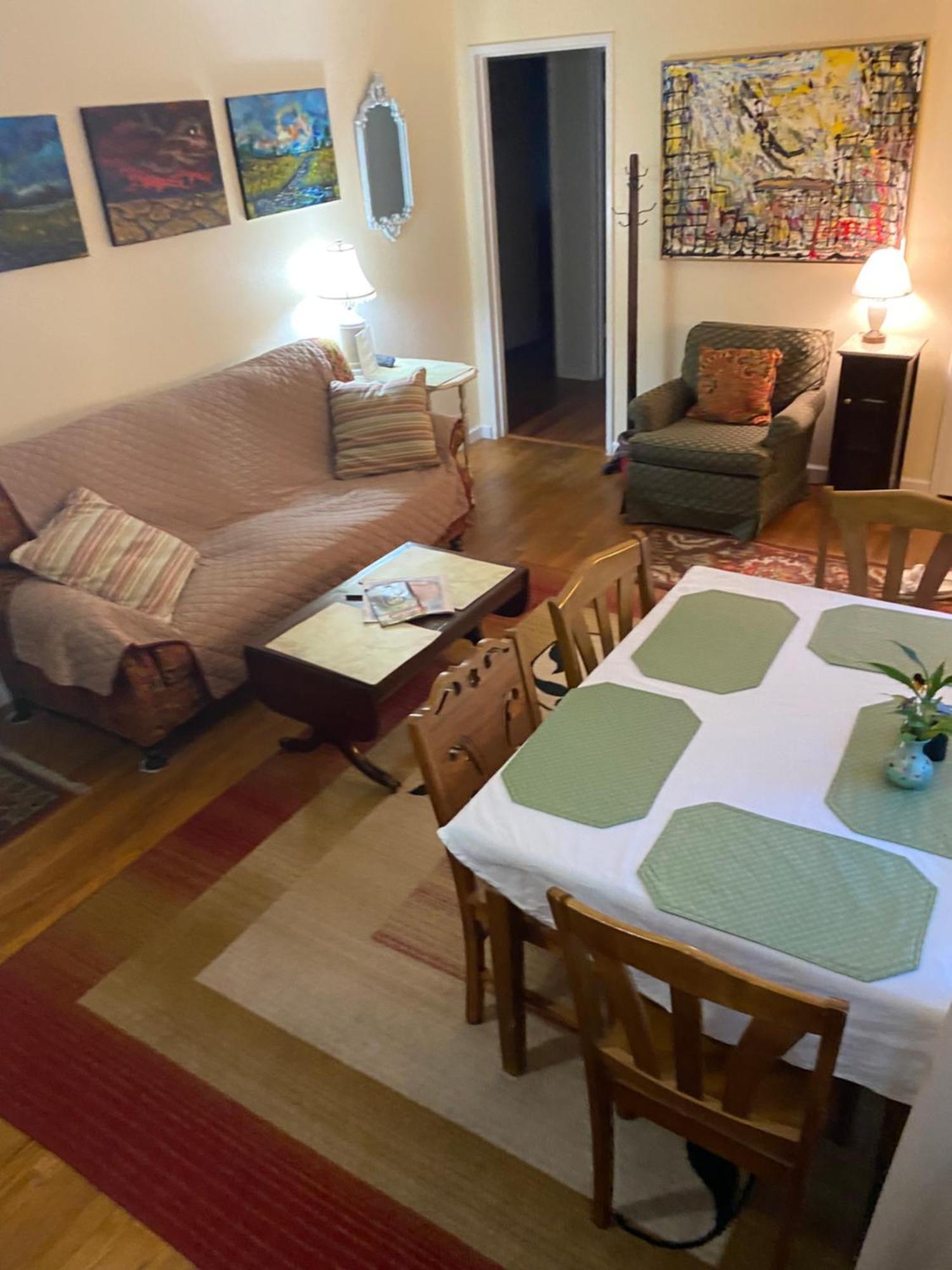 3 Bedrm, Art Houz, Mp 12 Miles, Downtown 10 Holiday home