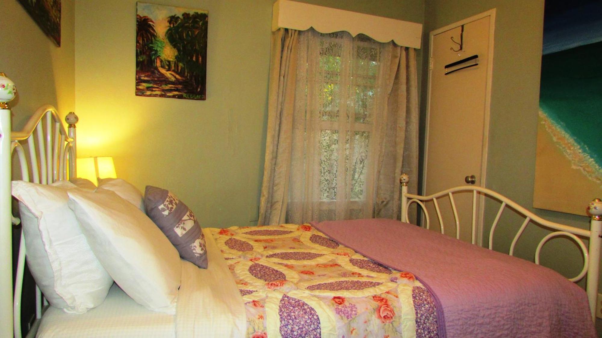 3 Bedrm, Art Houz, Mp 12 Miles, Downtown 10 Holiday home *