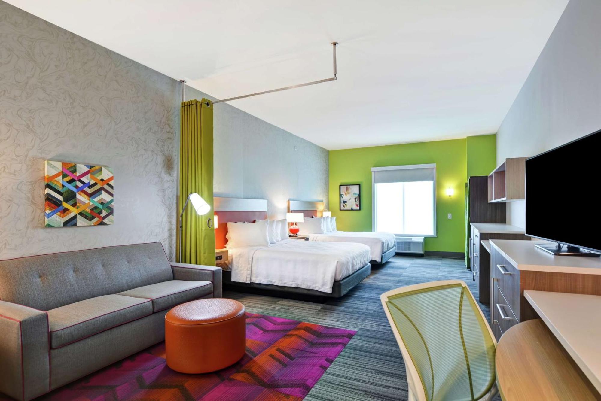 Home2 West Ashley Hotel 3*