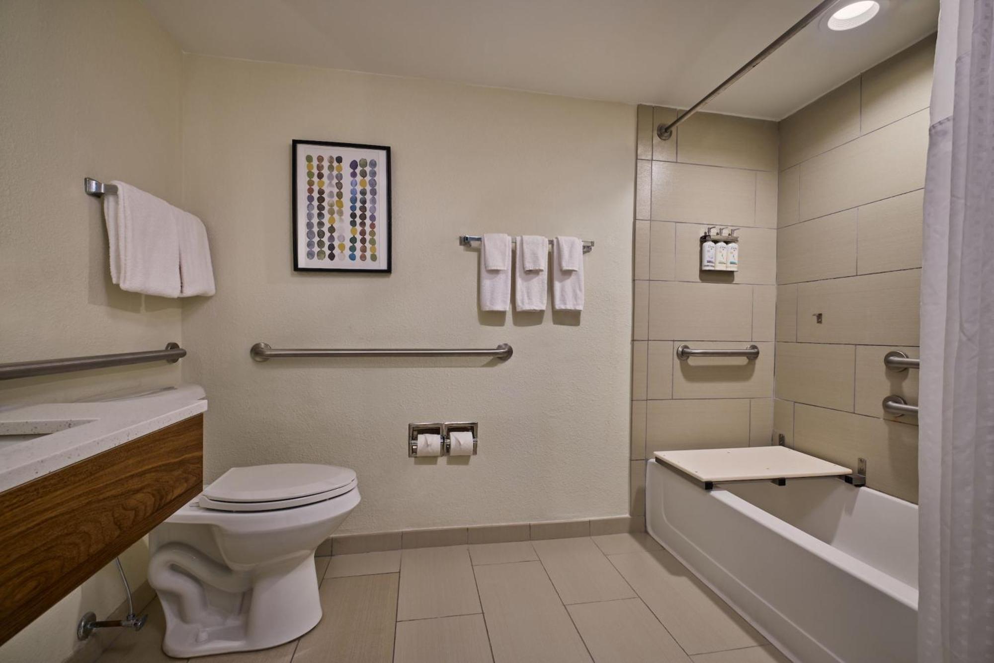 Express & Dwtn -westedge By Ihg Hotel 3*