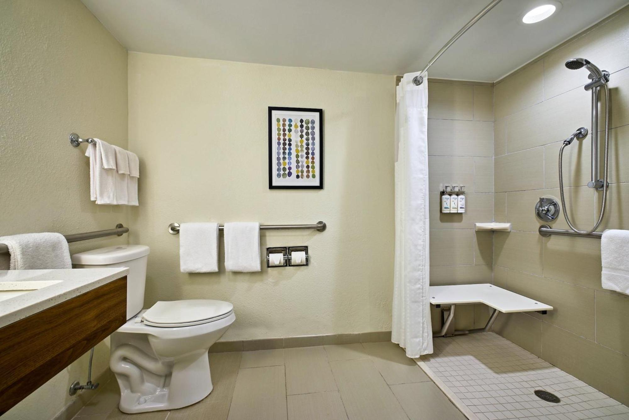 Express & Dwtn -westedge By Ihg Hotel 3*